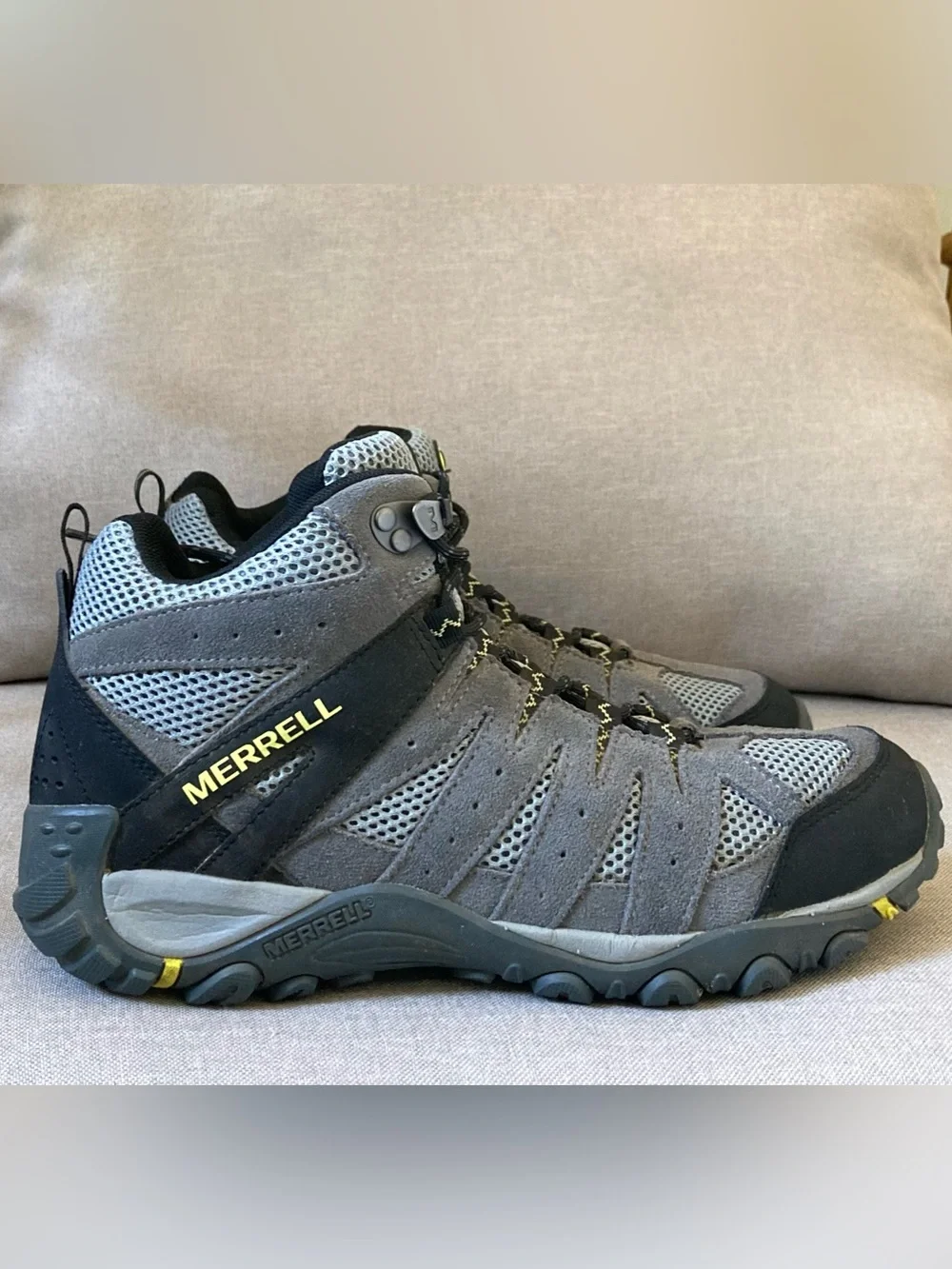 Merrell Accentor 2 Mid Vent Hiking Boots — Grey Yellow Suede Lug Sole Men’s 9.5